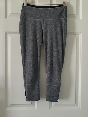PrAna Capri Leggings Heather Gray Ladder Hem Yoga Athletic Pants Women’s Small